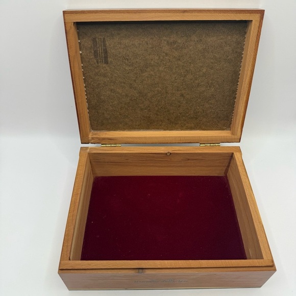 Wooden Trinket Box Indian Art Design Velvet Lined 8x6x3in” Wisconsin Dells - Picture 6 of 6